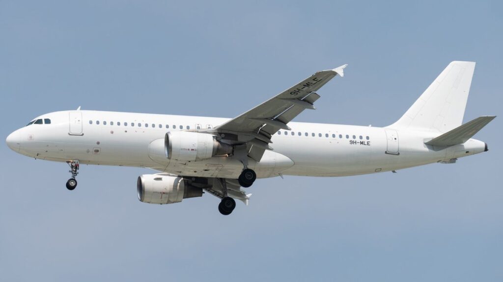 Salaire hôtesse de l'air : combien gagne-t-on en 2024 ?