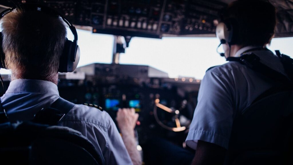 Salaire pilote de ligne : rémunération selon expérience et type de vol